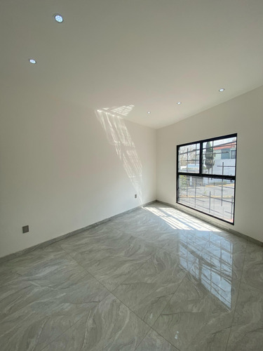 Departamento En Venta, Primer Piso, Viveros De La Loma, Tlalnepantla De Baz.
