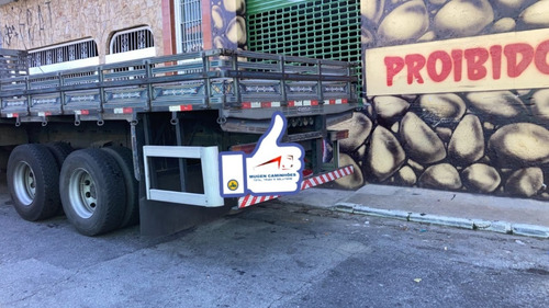 Imagem 2 de 4 de Carroceria Grade Baixa Garcia 2016 8,50 Mugen Caminhões