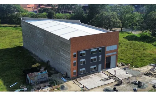 890m2 Bodega En Arriendo En Girardota