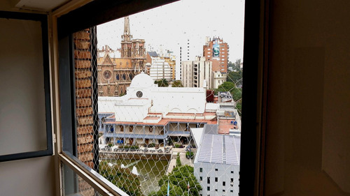 Departamento En Venta De 2 Dormitorios Al Frente Del Paseo Buen Pastor En Barrio Nueva Córdoba.