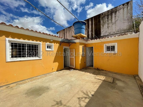Imagen 10 de 10 de Si Buscas Alquiler Residencial Te Presentamos Esta Linda Y Espaciosa Casa. 04120656408 Mls-22-20736