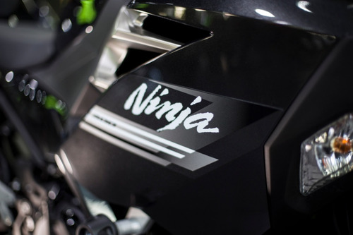Imagen 2 de 25 de Lider Moto Kawasaki Ninja 400 Deportiva