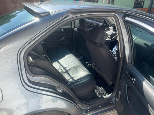 Volkswagen Jetta 2.0 Cl L4 Man Abs At