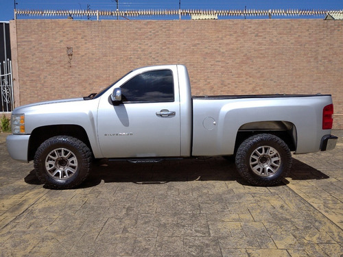 Imagen 3 de 16 de Chevrolet Silverado Ls 4x2 - Automatica