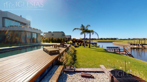 Tour 360° - Casa Al Río En Venta En El Yacht - Nordelta