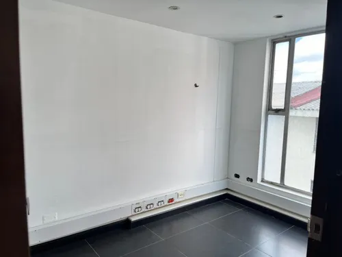 Oficina En Arriendo En Batán. Cod A16705