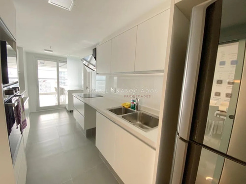 Apartamento De 3 Dormitorios En Venta En Miami Boulevard, Punta Del Este.