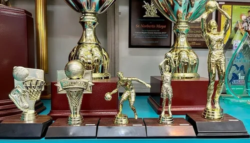Trofeos Figura Básquetbol