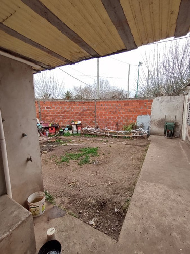 Calle 152bis Esq 521 - Casa 2 Dormitorios C/ Cochera Y Monoambiente