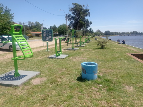 Al Sur A Metros Arroyo Solis Y Playa Alquilo Findes Para 9 Personas Sobre Calle Principal Wifi Directv Mesa Ping Pong Profesional Y Mas!! Veni A Disfrutar La Paz Y Tranquilidad En Un Hermoso Entorno