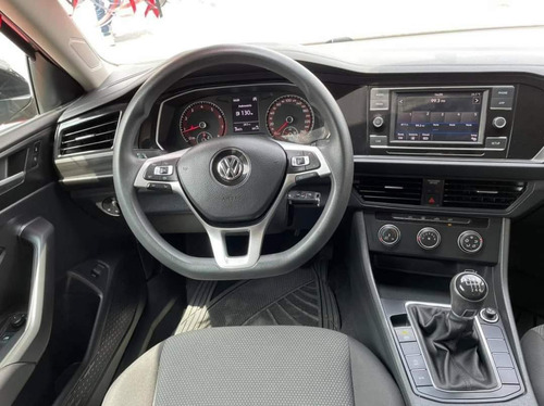 Imagen 10 de 10 de Volkswagen Jetta 2019 2.5 Comfortline Mt