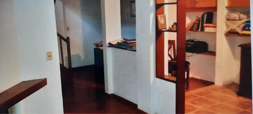 Imagen 15 de 20 de Se Vende Casa En Edificio De Época Reformado, Muy Seguro!