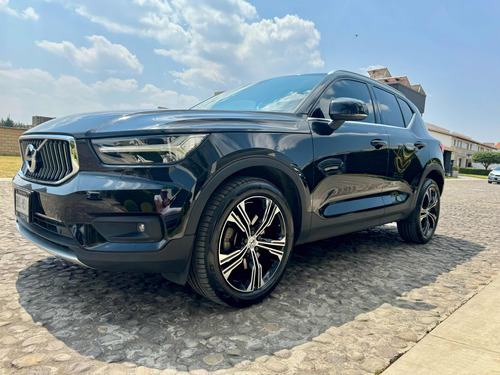 Volvo XC40 inscription