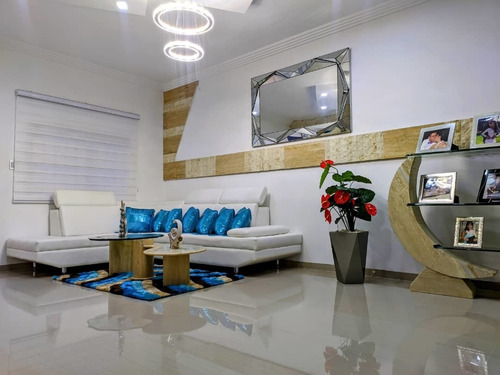 Imagen 5 de 15 de En Venta Moderna Casa En El Trigal. Cod: Rs-244
