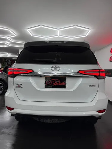 Toyota Fortuner Srv Diésel 2.4 4x2