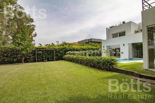 Imagen 14 de 30 de Hermosa Casa Vista Abierta Al Golf - La Reserva Cardales