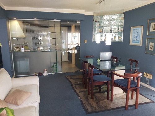 Imagen 6 de 18 de Muy Acogedor Apartamento Al Frente En Piso Alto. Con Balcón En Doble Orientación Este Y Sur Oeste