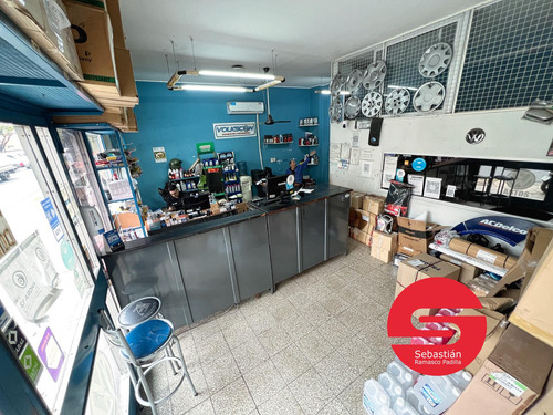 Local En Zona Comercial Calle San Martín Casas De Repuestos Automotor