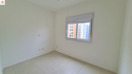 Imagem 14 de 30 de Praia Das Pitangueiras - Calçadão - Guarujá - 3 Dormitórios (1suíte) - Sala Para 3 Ambientes - Varanda Gourmet - 2 Banheiros - Vista Para O Mar - Ap05789 - 69289396
