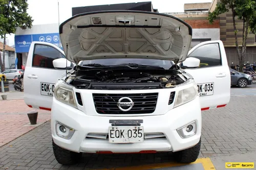 Nissan Frontier 2.5 D22 / Np300 Estacas Diesel Mt 4x4