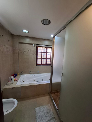 Venta Casa -pileta-5 Amb-pileta-cochera-quincho.