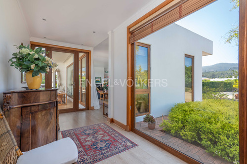 Venta Preciosa Casa Muy Bien Ubicada En Marbella
