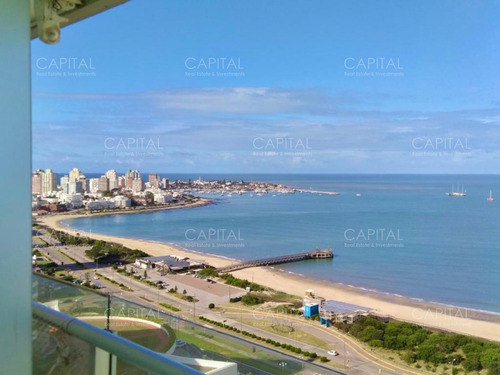 Apartamento De Tres Suites Y Dependencia Con Vista Al Mar En Alquiler De Temporada, Punta Del Este.