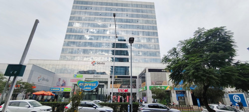 Local Frente Clinica Davila Frente Irarrazaval