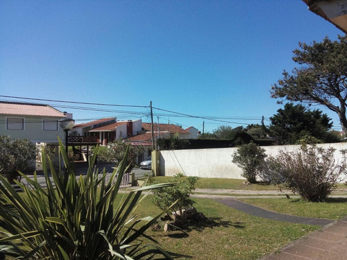 Imagen 4 de 20 de Calle 1 Entre 12 Y 14 - Chalet 3 Dormitorios En Lote De 15x40
