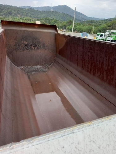 Imagem 15 de 15 de Mercedes Actros 4844 8x4 Ano 2014 Caçamba Traçado