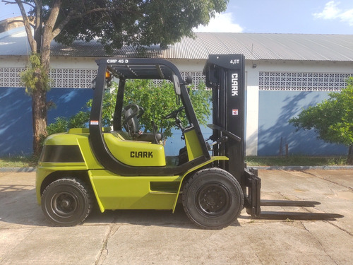 Empilhadeira Clark 4,5t * Diesel * 2009