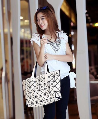 Bolsa Estilo Issey Miyake Bao Bao Geométrica Grande