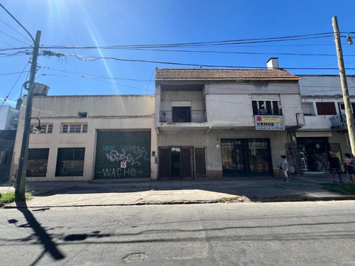 Galpón Y Casa Con Depto Y Local En Venta - Pedro Guareschi Al 100 - Tigre/ Tigre Centro