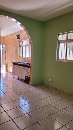Casa Com 3 Dormitórios, 3 Banheiros, 1 Vaga E 1 Suíte