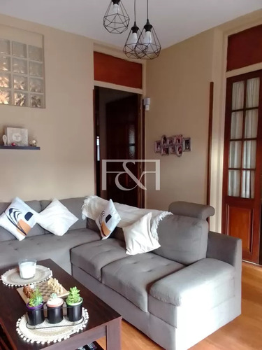 Venta Casa 5 Dormitorios Con Garage En Tres Cruces