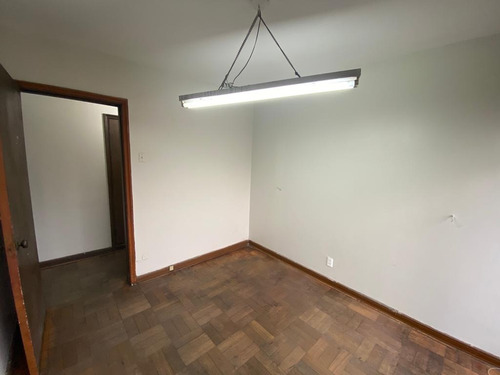 Moneda / Mac Iver Amplio Dpto. 3 Dorm. Y 2 Baños