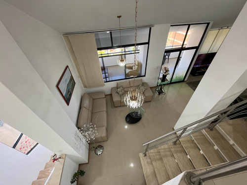 Se Vende Penthouse Frutas Condominiums Red Granada Guatire