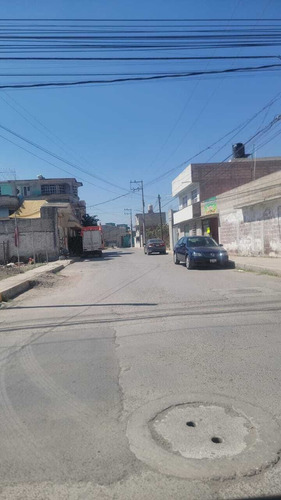 Terreno Plano En Tultepec, A 7 Minutos Del Centro.