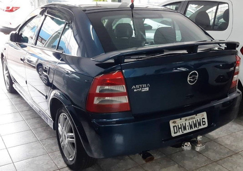 Imagem 3 de 8 de Chevrolet Astra 2.0 Mpfi Elegance 8v Flex 4p Manual