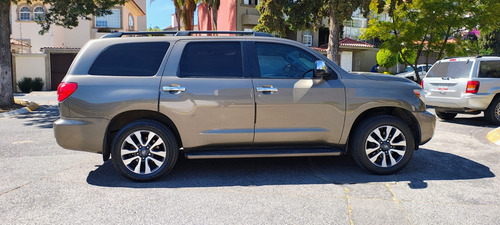 Toyota Sequoia 5.7 Limited V8 At