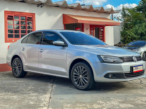 Volkswagen Jetta 2.0 tsi highline 211cv gasolina 4p tiptronic