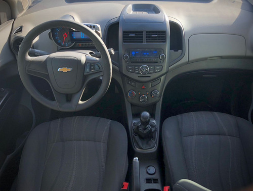 Imagen 10 de 15 de Chevrolet Sonic 2016 1.6 Lt Mt