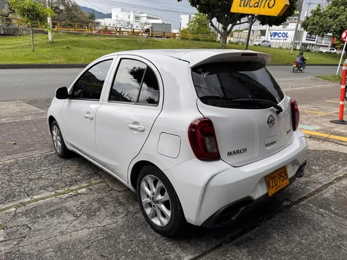 Nissan March 1.6 Sense