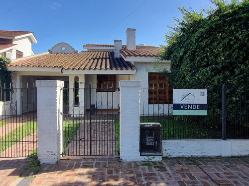 Excelente Casa En Venta Sobre Calle Monteagudo En El Centro De Marcos Paz