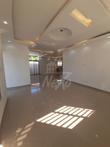 Imagen 14 de 18 de Casaen Venta A Estrenar En Residencial Cerrado, Santiago (hfc-212)
