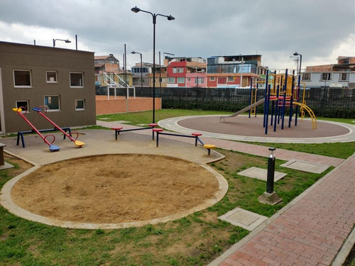 Imagen 9 de 17 de Apartamento En Arriendo En Madrid La Prosperidad