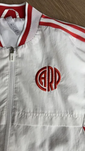 Campera adidas River Plate Anthem 2024 - Impecable (Usado)