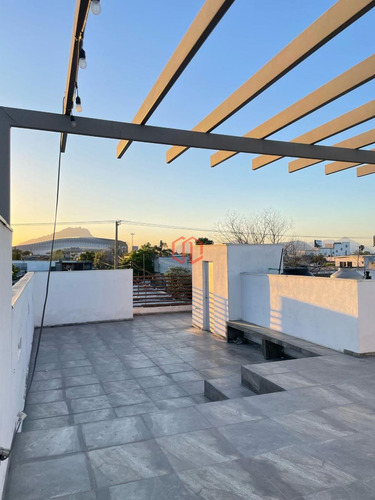 Casa En Venta En Mirador La Silla 3 Niveles, Terraza Y Cochera Techada A 3 Cuadras Estadio Bbva