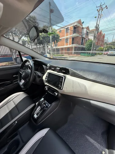 Nissan Versa Versión Exclusive Automático Modelo 2021