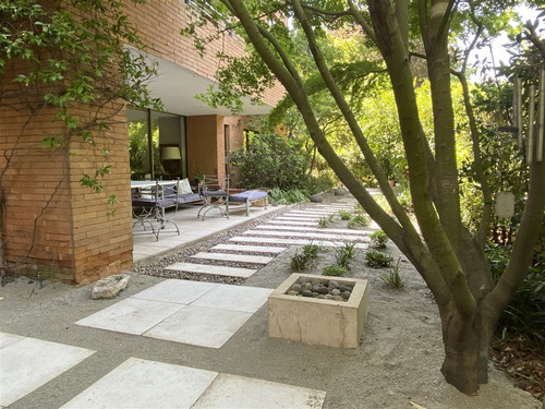 Departamento En Venta De 4 Dorm. En Lo Barnechea